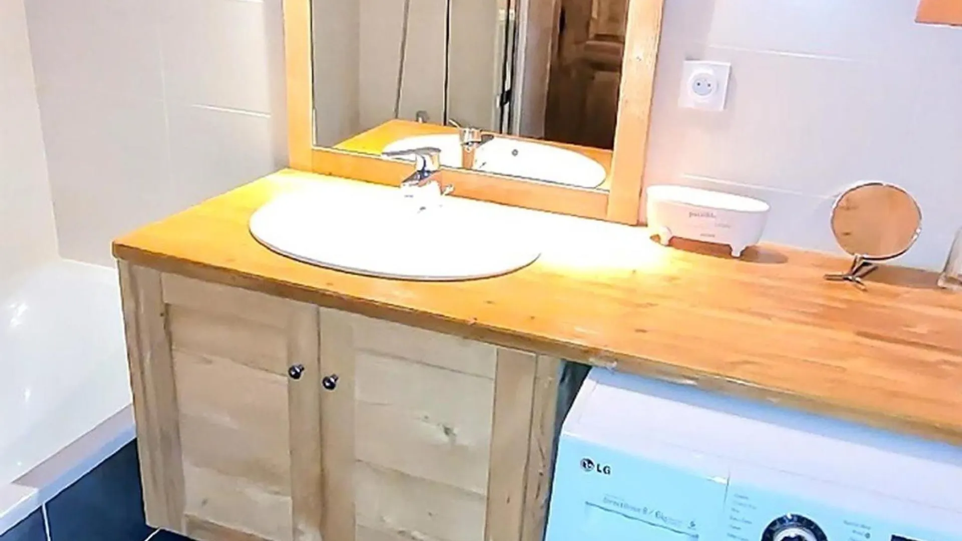 Appartement 4 Etoiles Aux Gets Avec 2 Chambres, Cabine Et Terrasses, Proche Centre Et Pistes De Ski - Fr-1-598-6 Les Gets 0*,  France